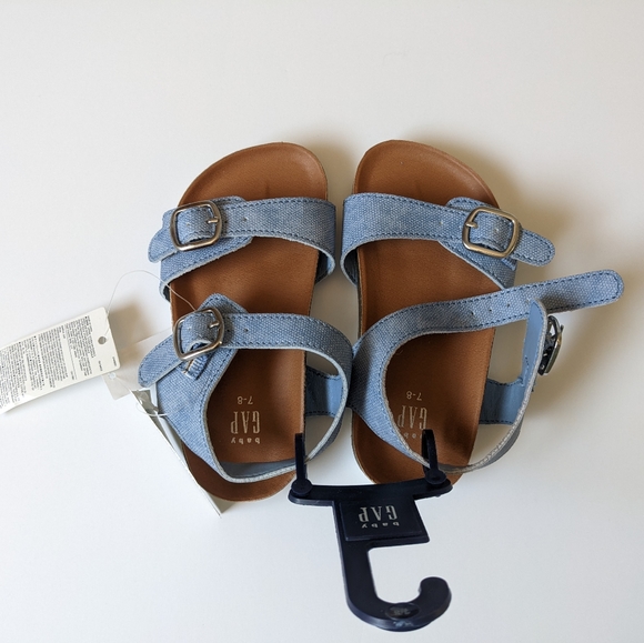 Baby Gap Toddler Chambray Buckle Sandals - Picture 3 of 4